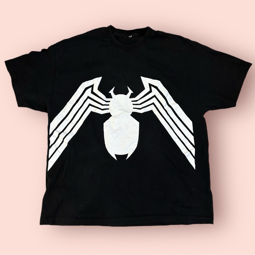 Marvel Vintage Mad Engine Venom Spiderman Men’s Black&White T-Shirt measures 3X